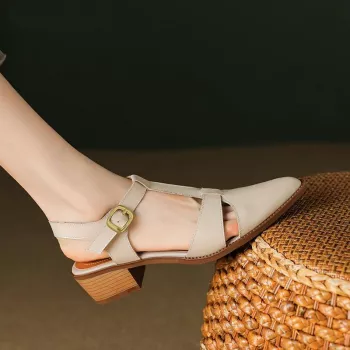 Slingback Heels: Why They Look Elegant (and When They Don’t)
